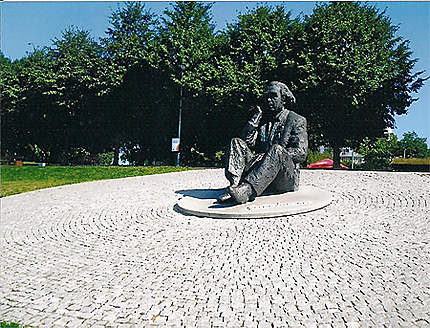 Statue de Gustav Ernesak