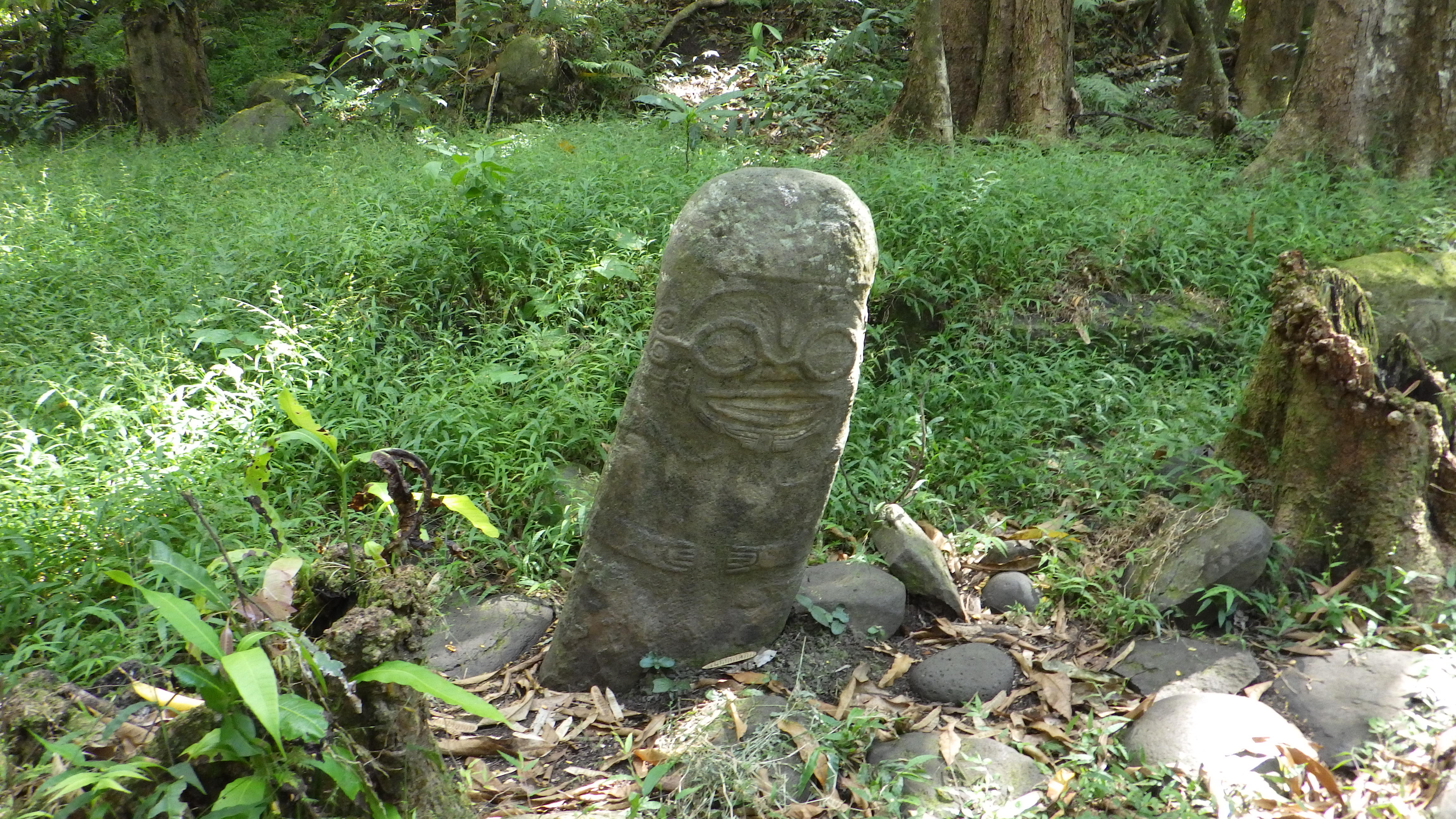 Tiki souriant Tiki souriant