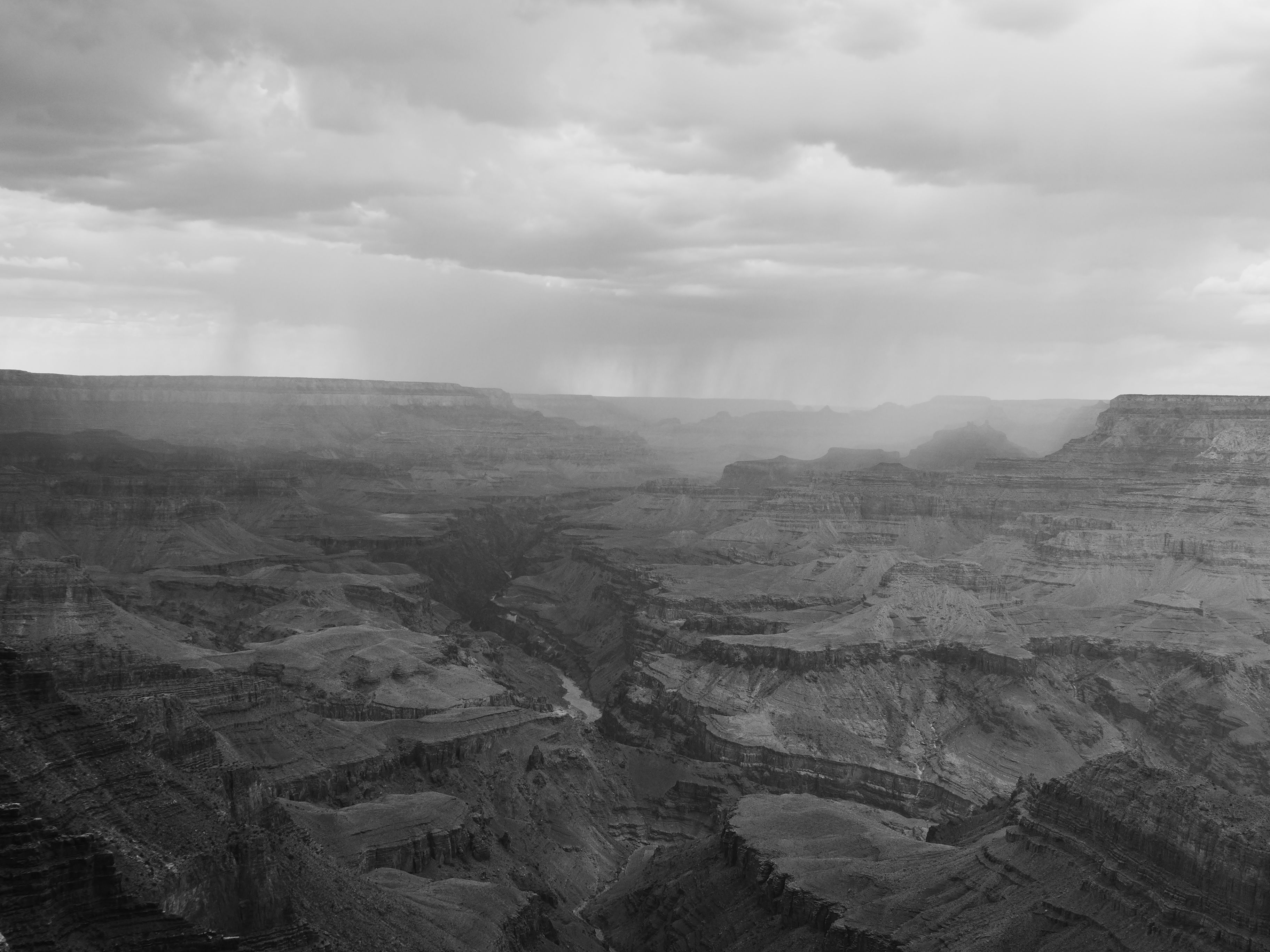 L'orage gronde au-dessus du Grand Canyon