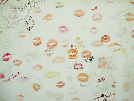 Mur tagué de baisers