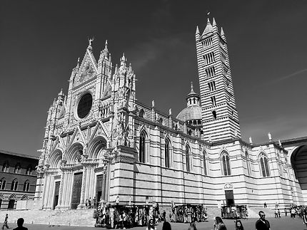 Remarquable basilique gothique flamboyante