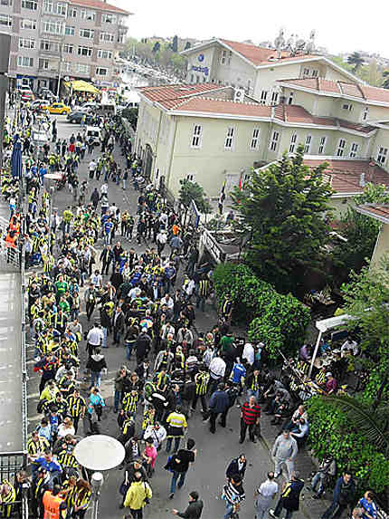 Une rue autour du stade