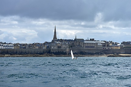 Saint Malo intra Muros vue de la mer