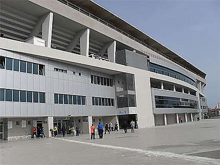 Sükrü Saraçoglu Stadyumu : parvis du stade