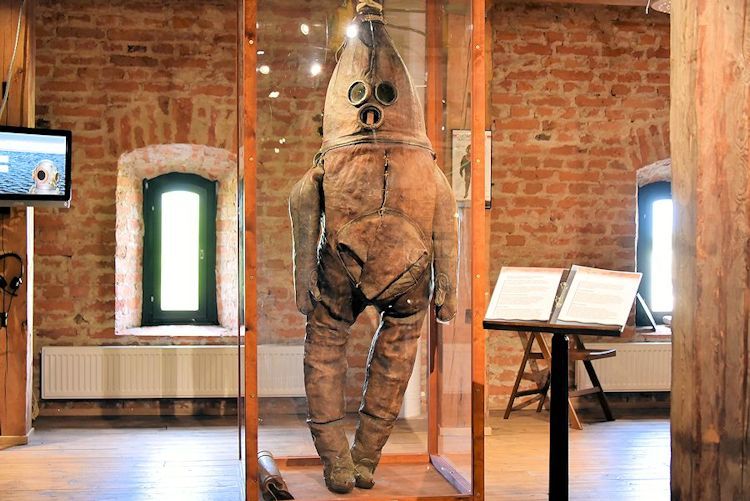 Le plus ancien costume de plongée du monde 