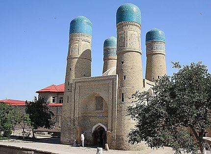 Tchor Minor, le monument aux "4 minarets"