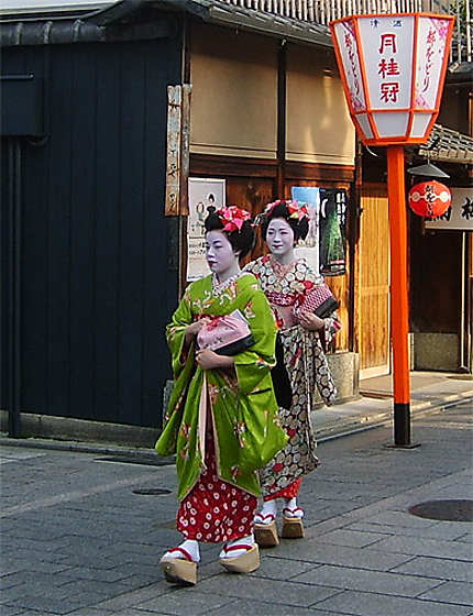 Maiko (apprenties geisha)