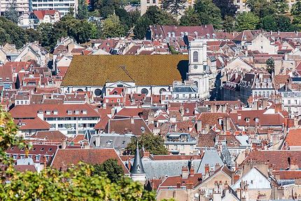 Besançon, L'église de la Madeleine et les toits