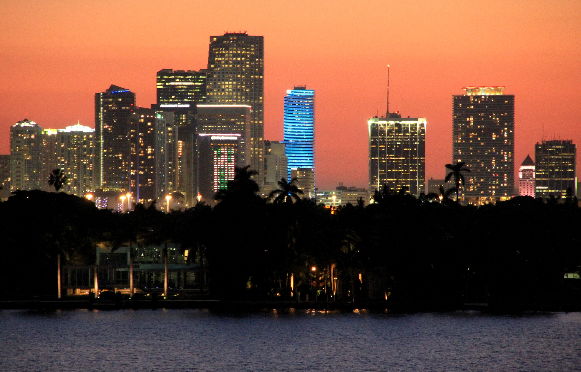 Miami... by night Miami... by night