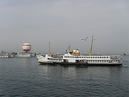 Dans le port de Kadiköy