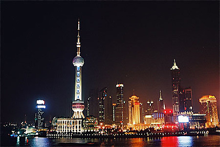 Shangaï la ville moderne de nuit