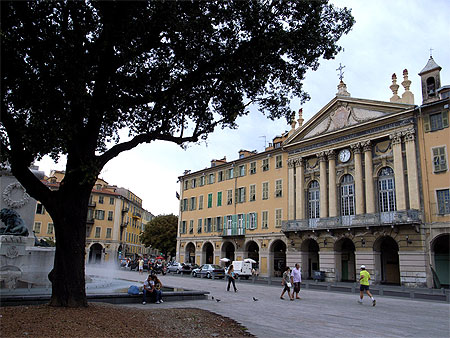 Place Garibaldi à Nice Place Garibaldi à Nice