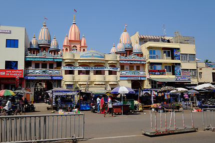 Temples hindous sur la grande place de Puri