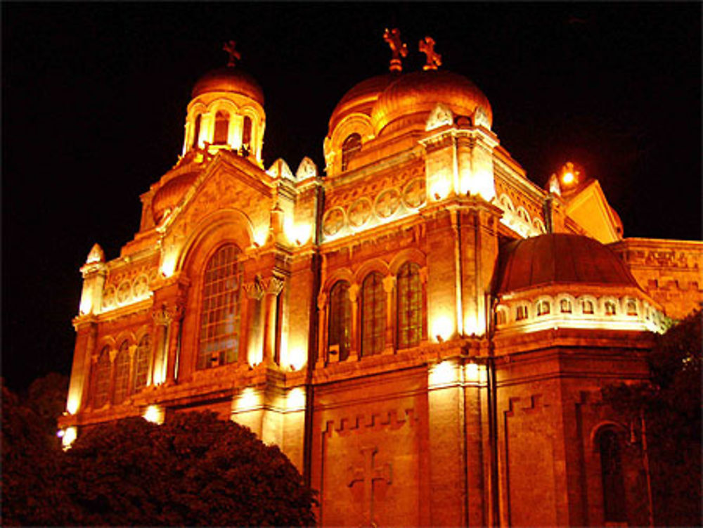 La Cathédrale by Night