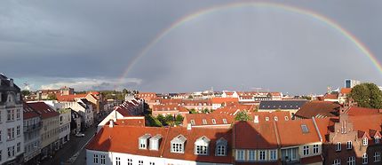 Arc en ciel sur Aarhus (danemark)
