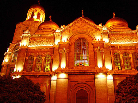 La Cathédrale by Night La Cathédrale by Night