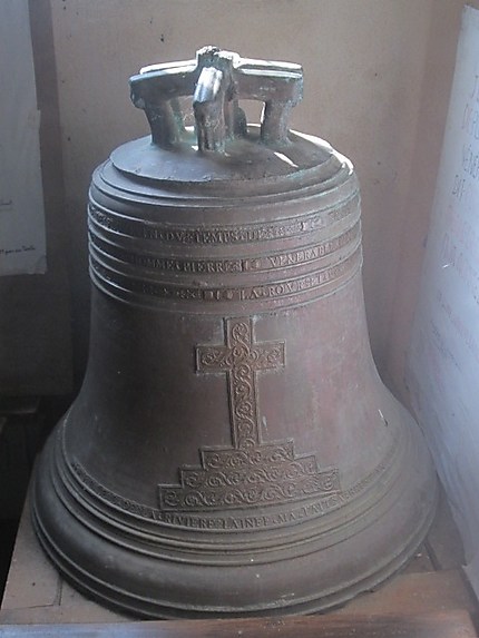 Ancienne cloche de l'Eglise Saint-Méen