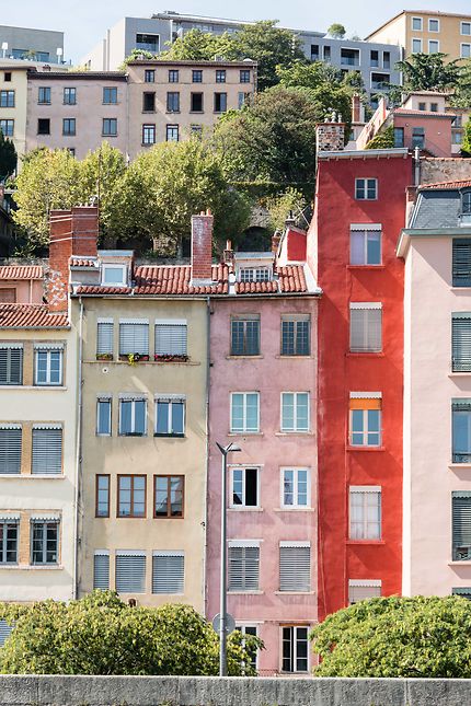 Le tout petit immeuble rouge à Lyon