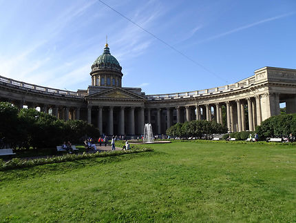 Cathédrale Notre-Dame-de-Kazan et ses colonnes