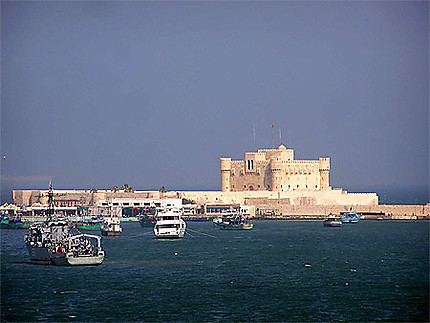 Fort de Qaytbay à l'extrémité ouest de la corniche