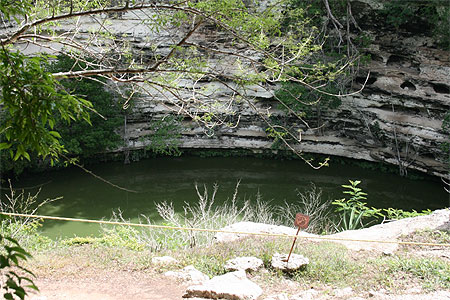Cenote Xtoloc de Chichèn Itza Cenote Xtoloc de Chichèn Itza