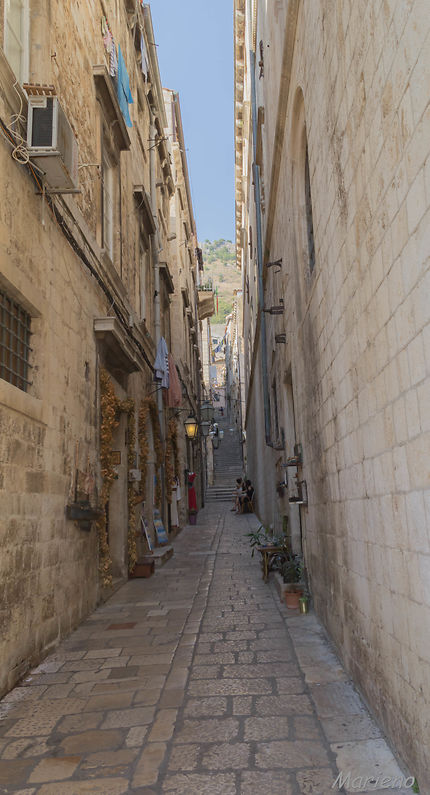 A l'ombre dans Dubrovnik