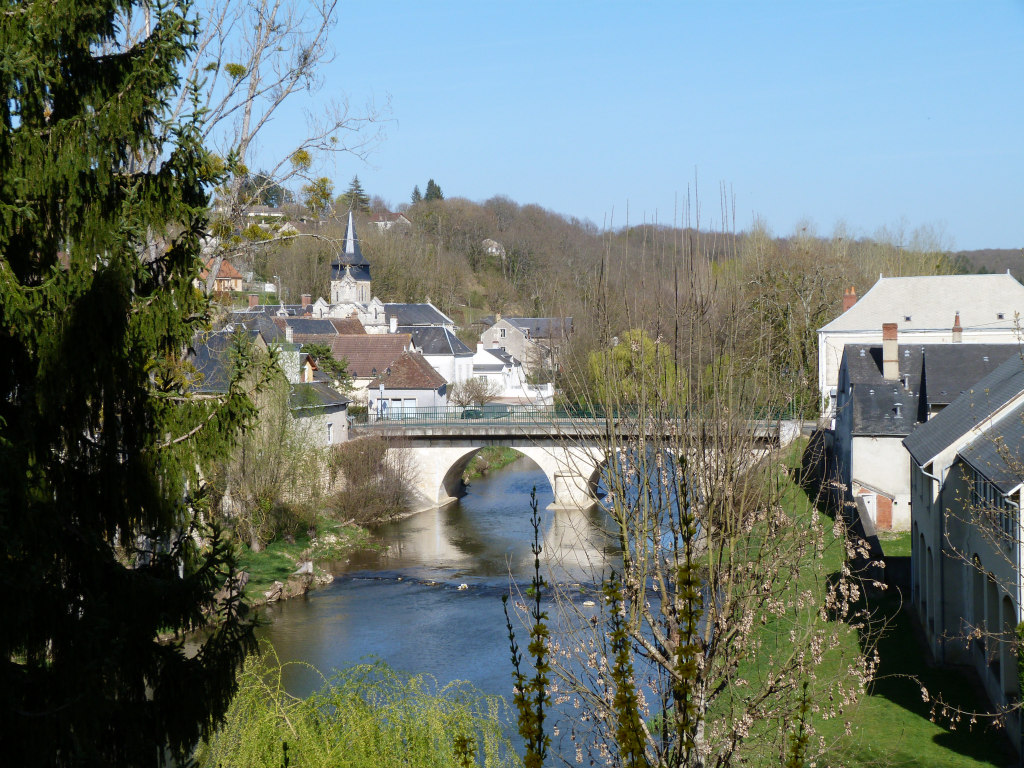 Vue sur la Bouzanne au Pont Chrétien Vue sur la Bouzanne au Pont Chrétien