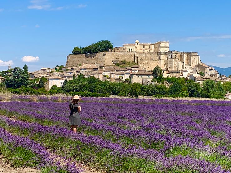 Grignan et son château, joyau de la Drôme provençale
