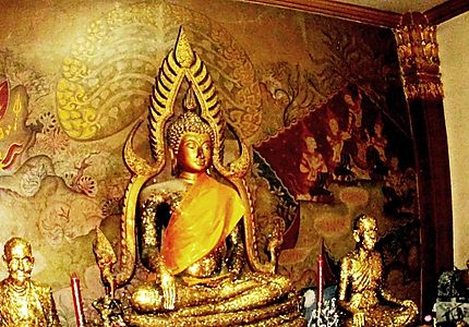 Temple Wat Phra Yai 