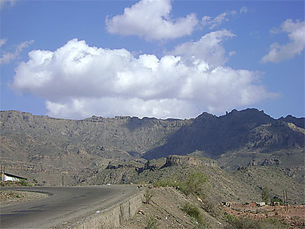 Route de Manakhah à Sanaa