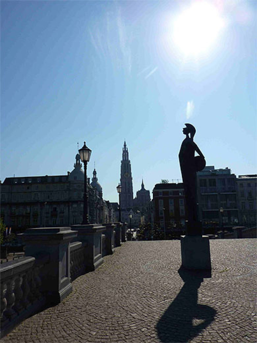 Cathédrale au loin