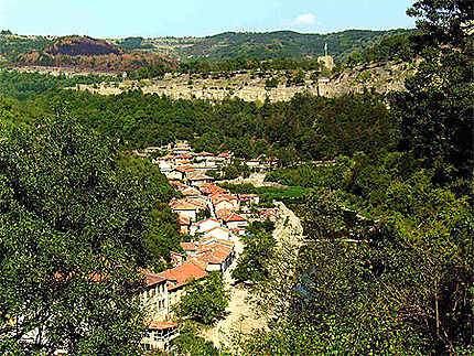 Petit village en-dessous de Veliko Tarnovo