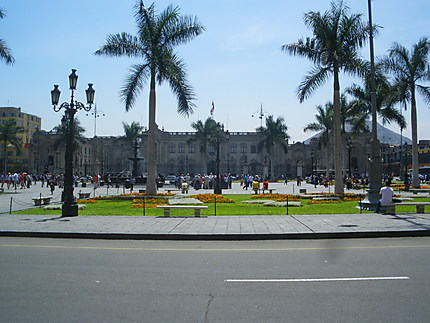 Lima place des Armes