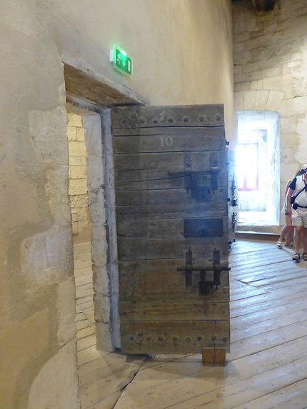 Porte sécurisée, Tours médiévales du Vieux-Port