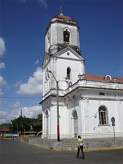 Le clocher de l'église de San Jerónimo