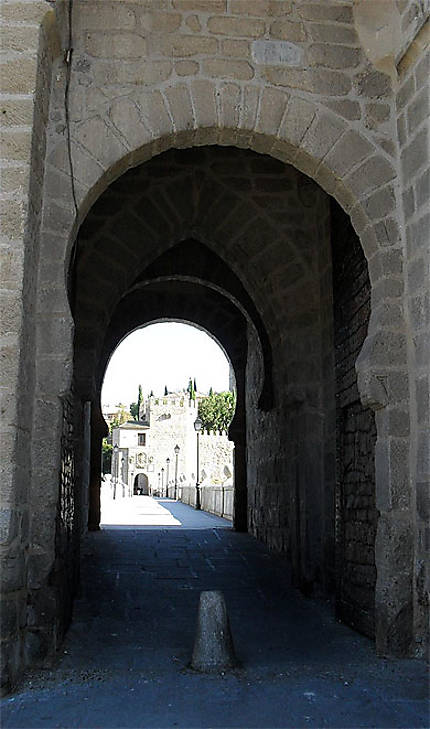 Pont de Saint-Martin, porte mauresque