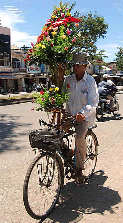 Livreur de fleurs à vélo