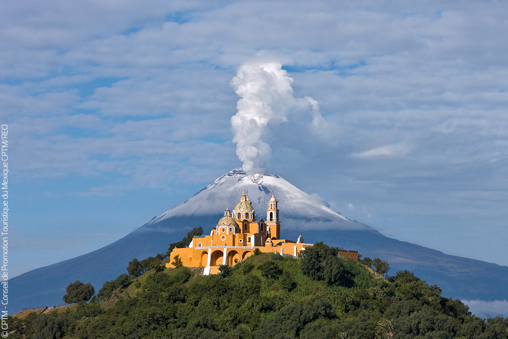 Mexique, au-dessous du volcan Popocatépetl