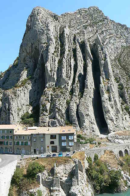 Le rocher de la baume à Sisteron