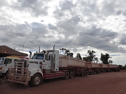 Western Australia Truck sur la route de Broome