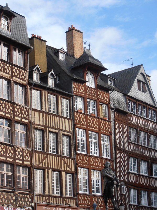 Constructions médiévales à Rennes Constructions médiévales à Rennes