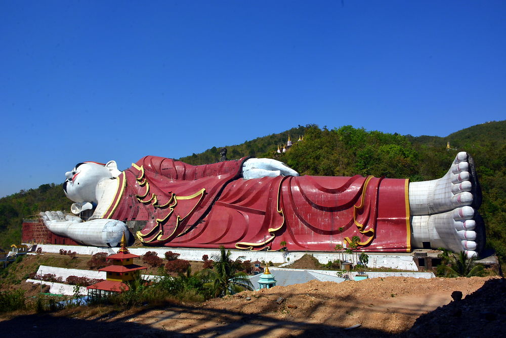 Le boudha couché