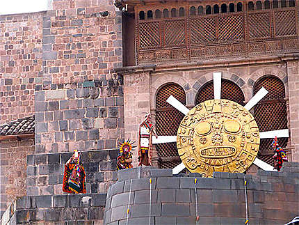 Fêtes de l'Inti Raymi - Offrandes au Soleil