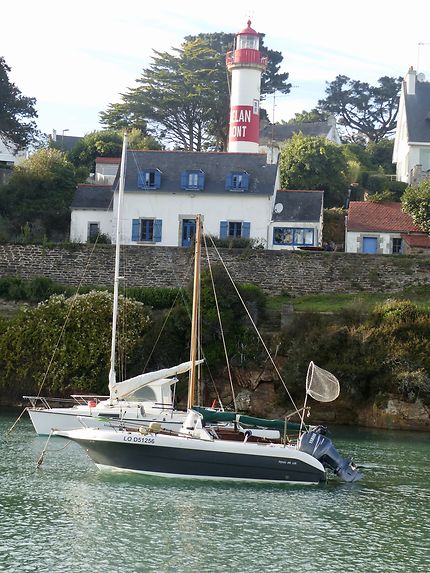 Le joli phare de Doelan dans le Finistère 