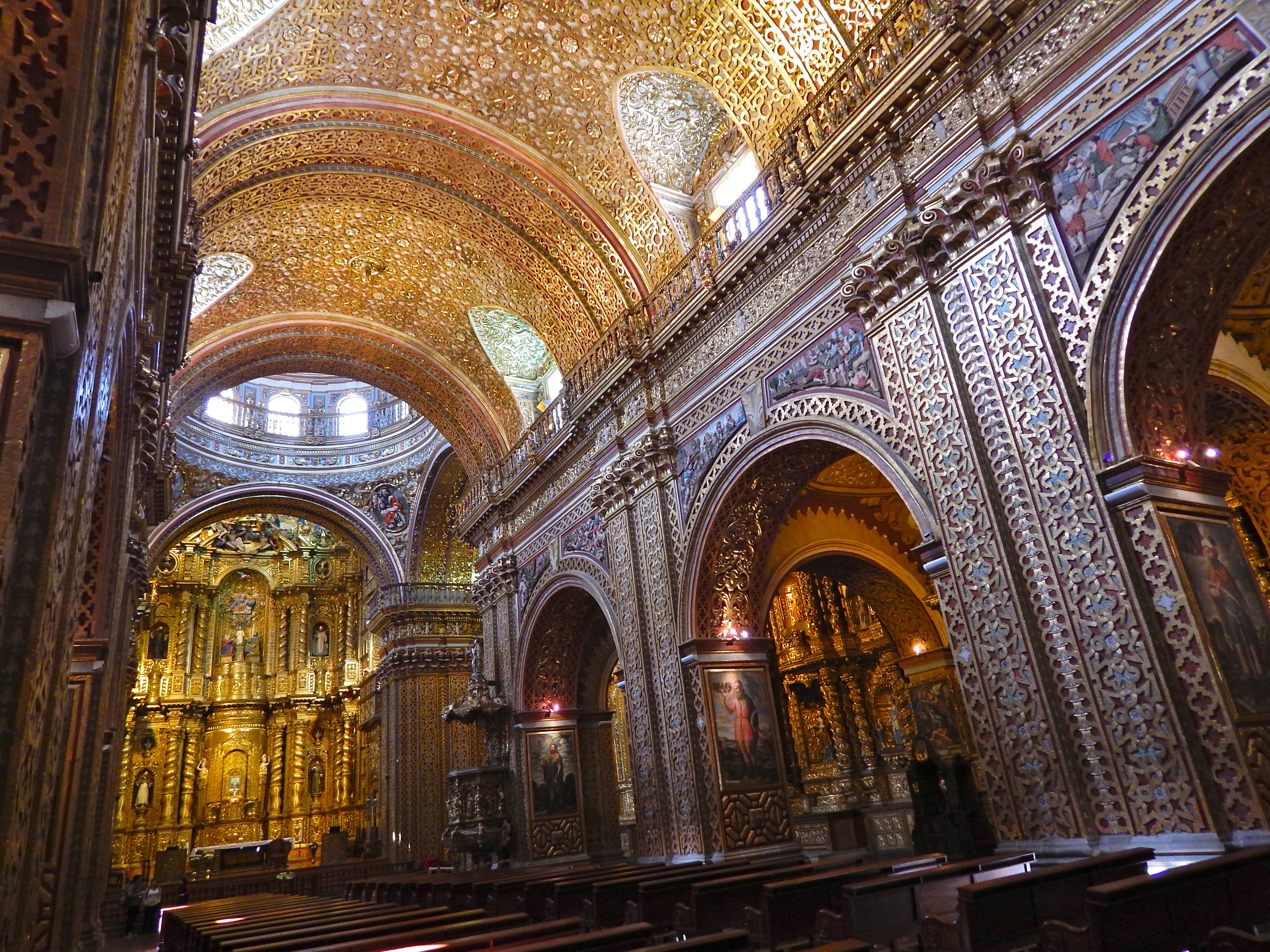 Intérieur de l'église la Compania de Jesus