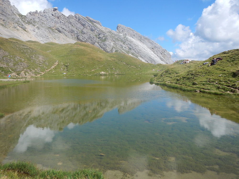 Reflets dans le lac de Peyre