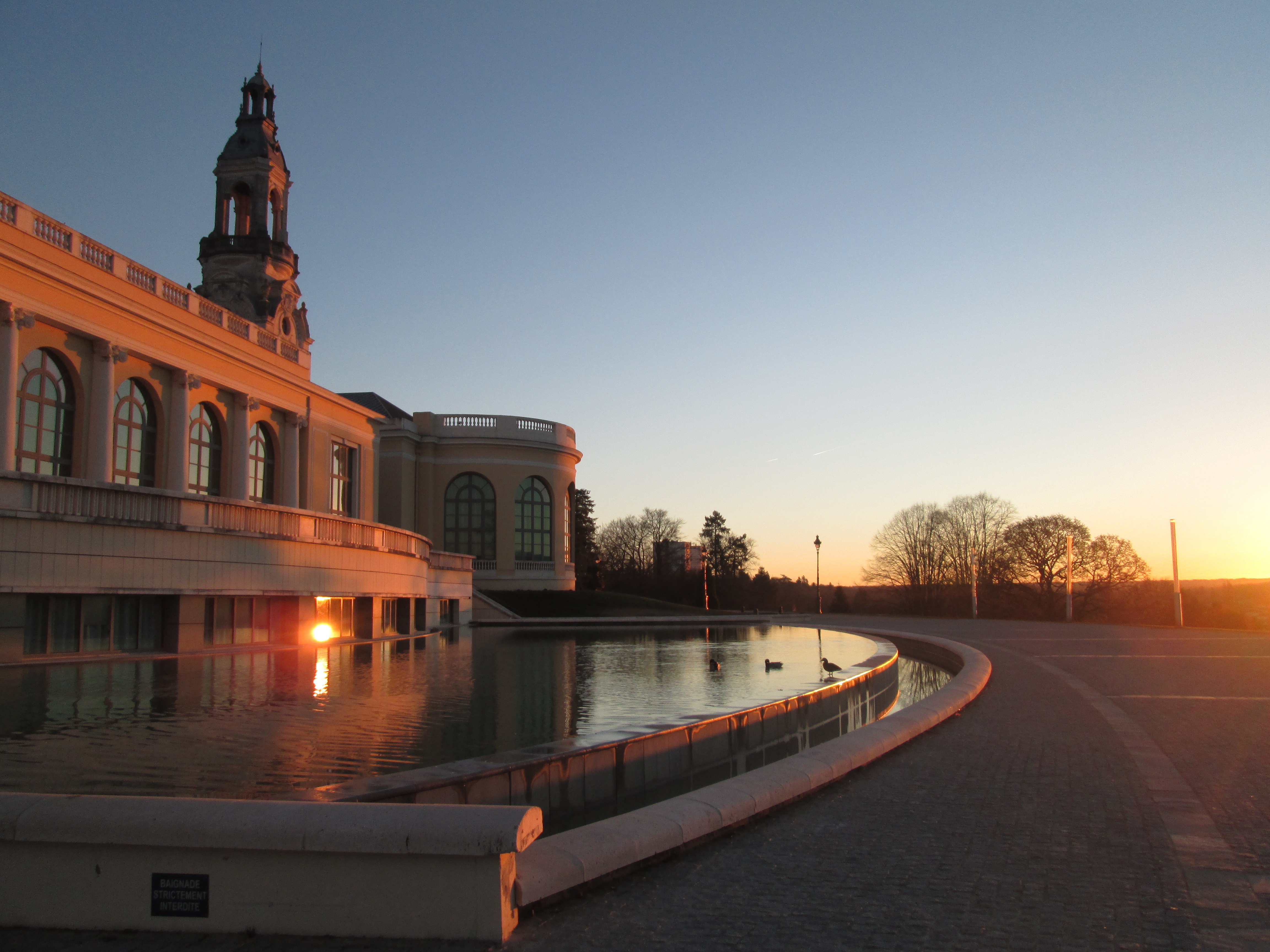 Lever de soleil au Palais Beaumont Lever de soleil au Palais Beaumont