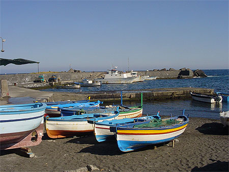 Le port de Pozzillo Le port de Pozzillo