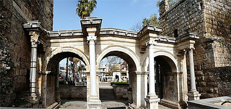 Porte d'Hadrien d'Antalya - Myriam Religieux