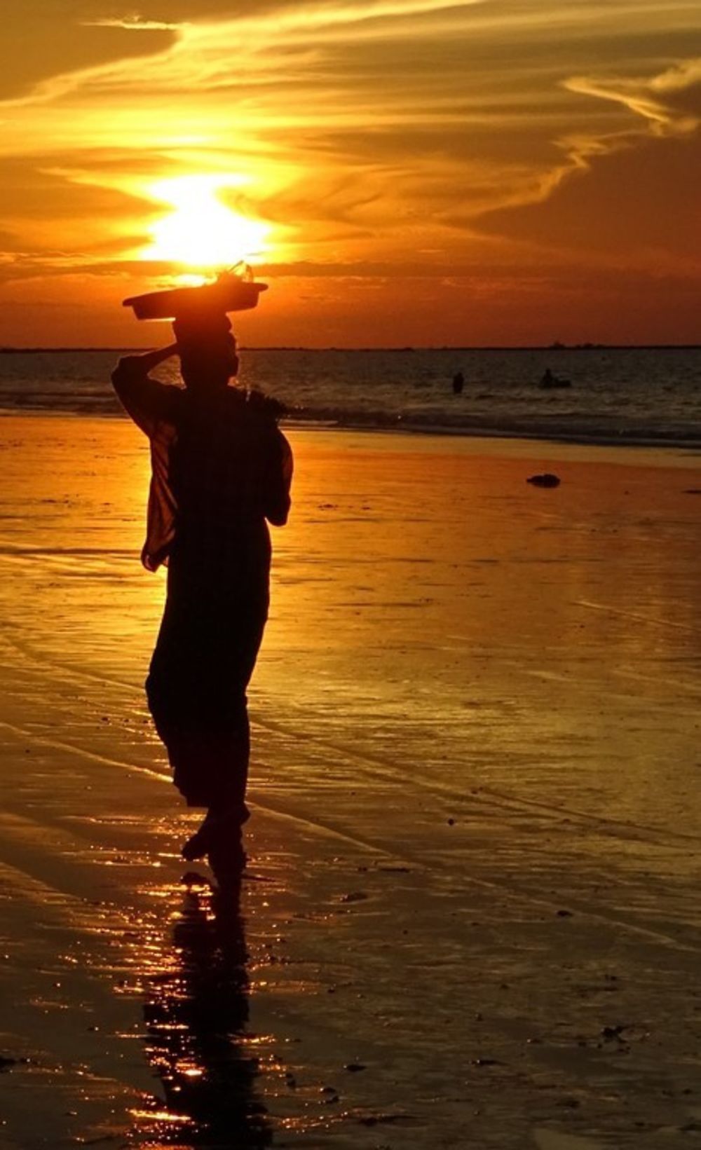 Coucher de soleil sur Chaungtha Beach